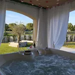 Frühstückspension Cangiano And Pool