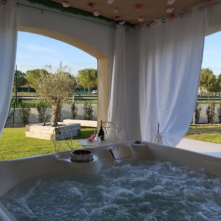 Bed and breakfast Cangiano And Pool