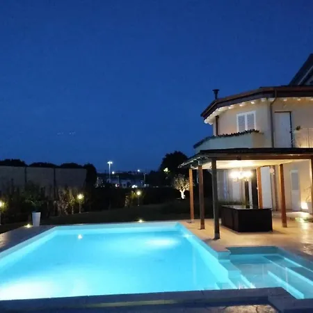 Bed and breakfast Cangiano And Pool