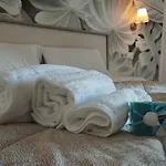 Bed & Breakfast Cangiano And Pool 3*