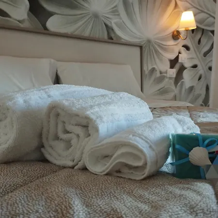 Bed & Breakfast Cangiano And Pool 3*