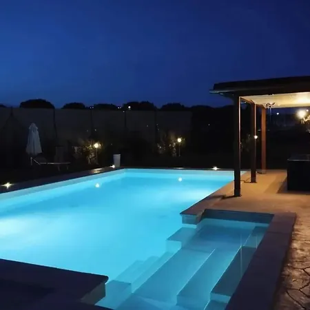 Cangiano And Pool * Osimo