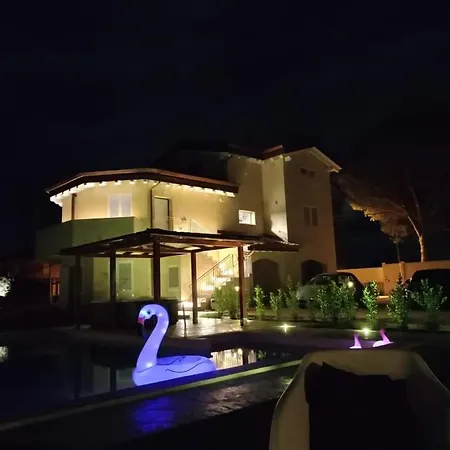 Cangiano And Pool 3* Озимо